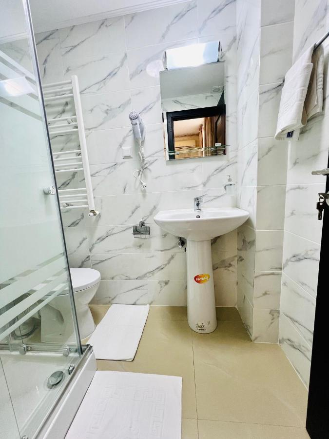 Hotel Marina 2 Бухарест Екстер'єр фото