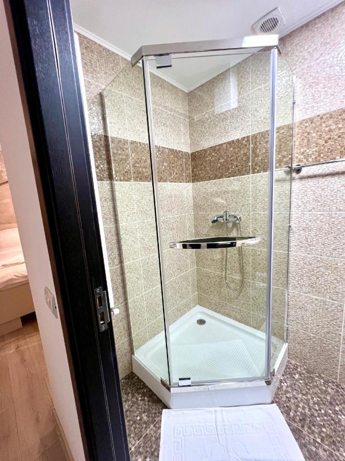 Hotel Marina 2 Бухарест Екстер'єр фото